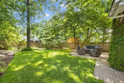411 East Illinois Road Lake Forest IL 60045