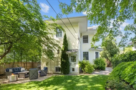 411 East Illinois Road Lake Forest IL 60045