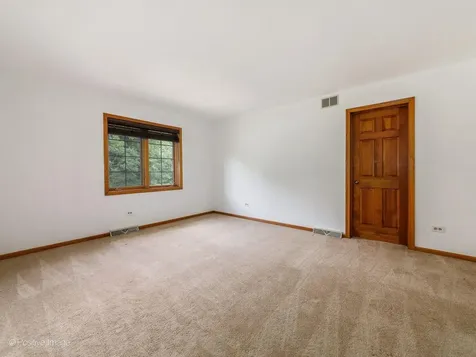 23 Squire Road Hawthorn Woods IL 60047