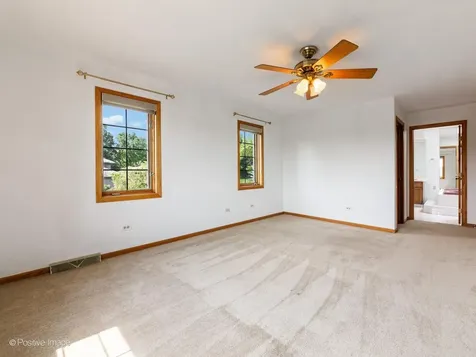 23 Squire Road Hawthorn Woods IL 60047
