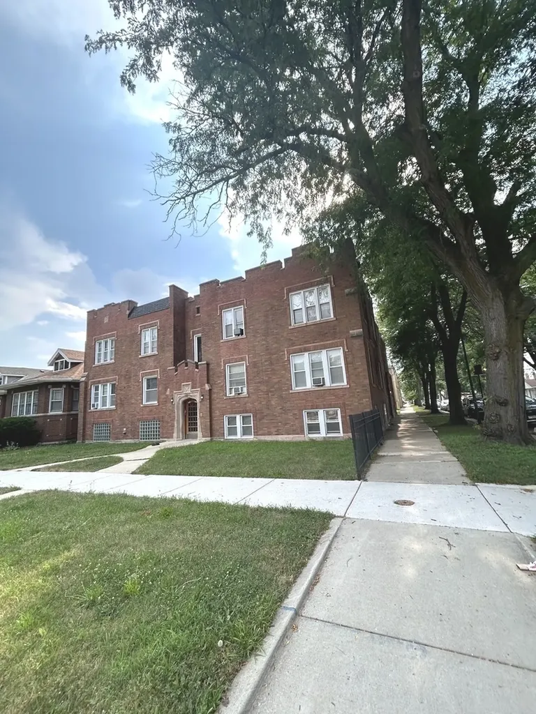 221 East 78th Street Chicago IL 60619