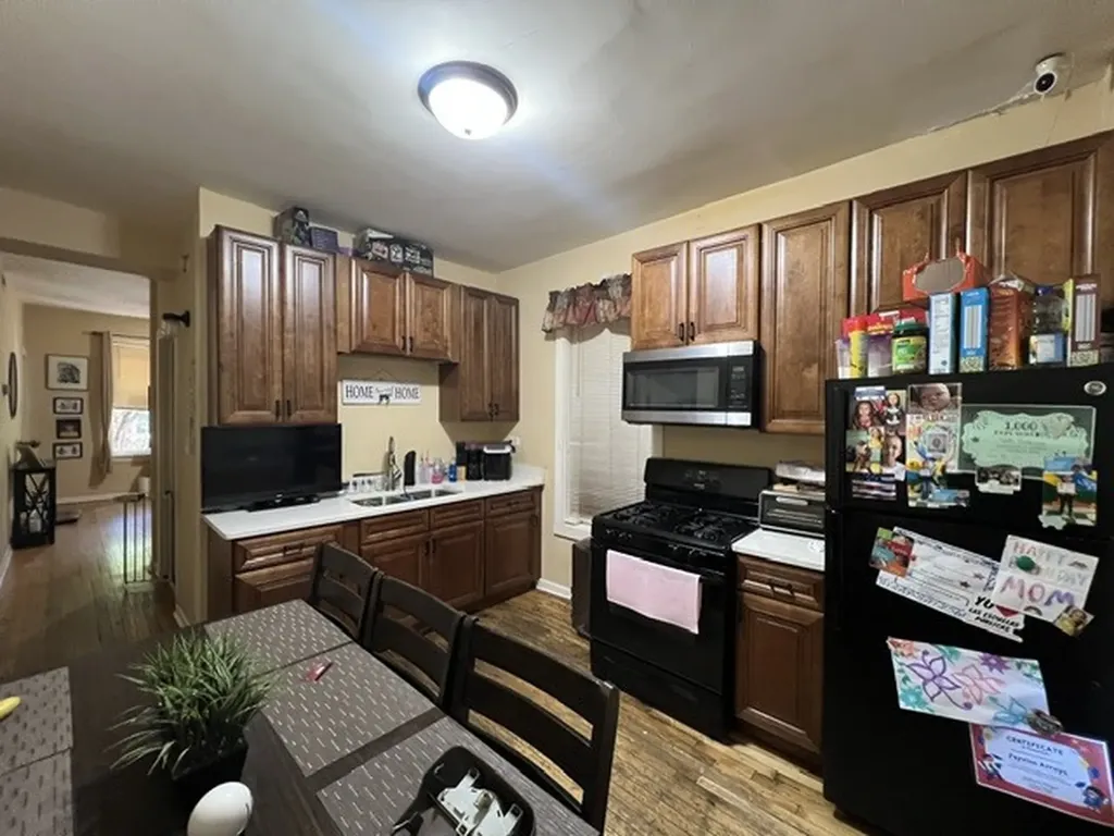 956 North Central Park Avenue Chicago IL 60651