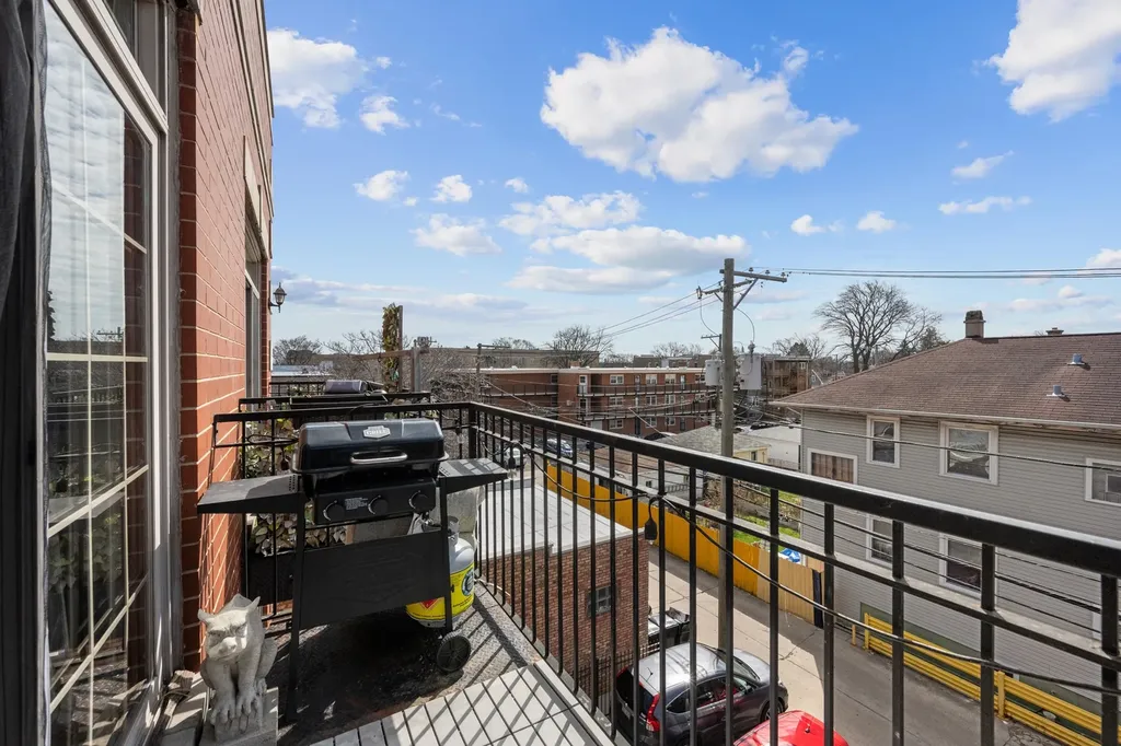 4755 North Kilbourn Avenue Chicago IL 60630