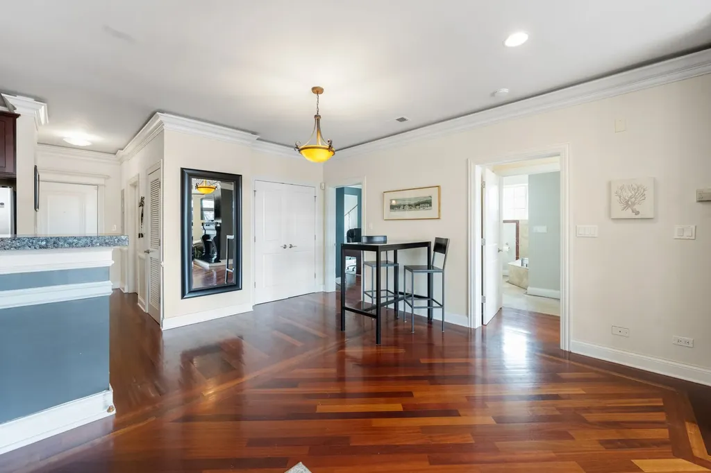 4755 North Kilbourn Avenue Chicago IL 60630