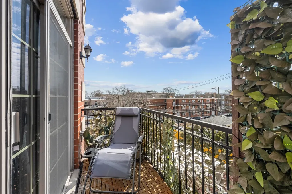 4755 North Kilbourn Avenue Chicago IL 60630