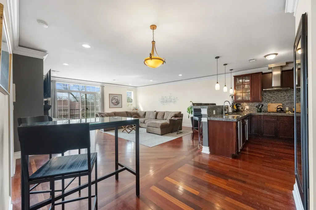 4755 North Kilbourn Avenue Chicago IL 60630
