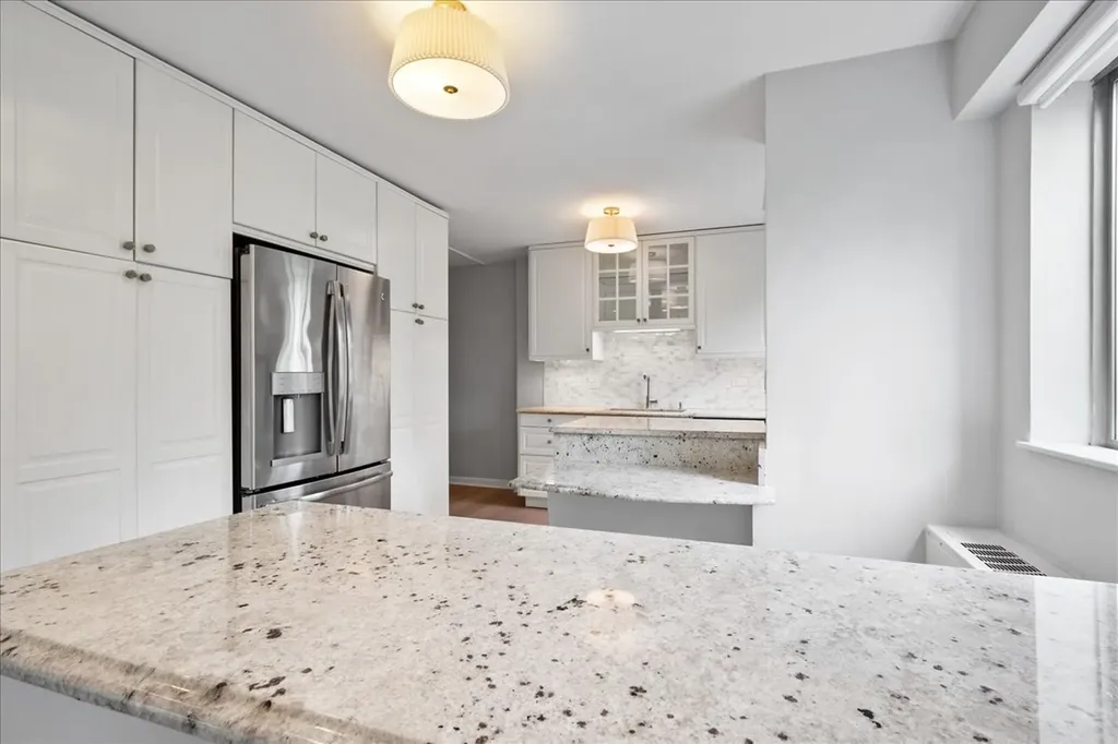 7061 North Kedzie Avenue Chicago IL 60645