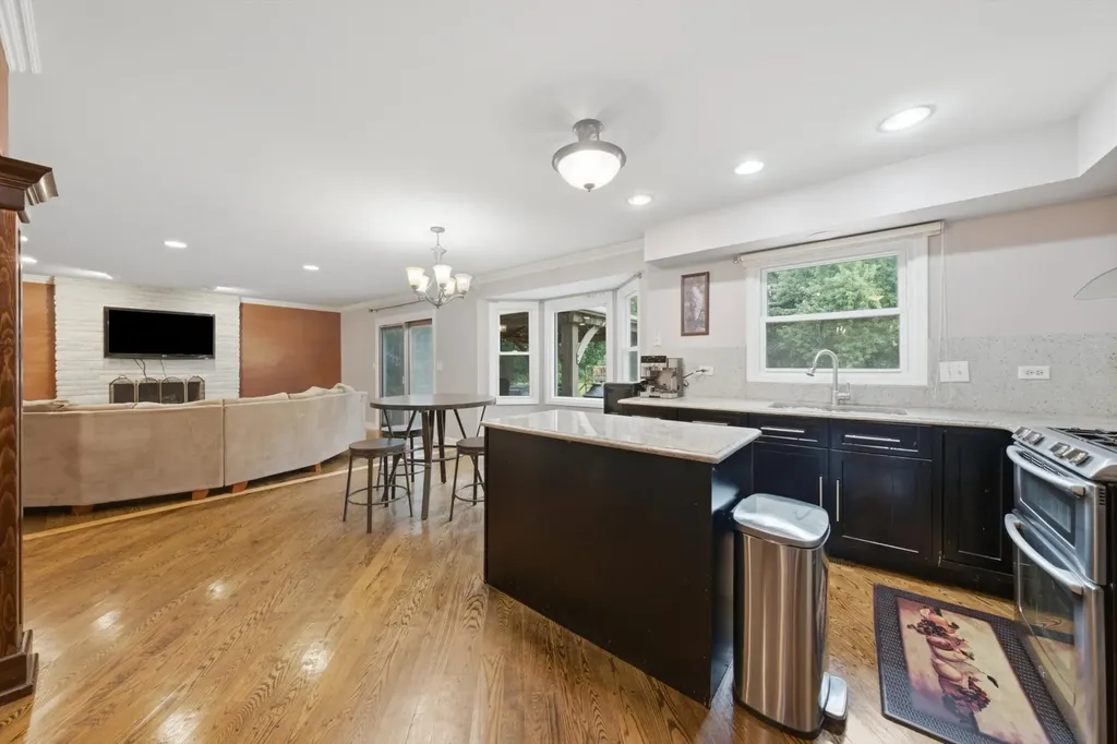 743 Dunham Lane Bolingbrook IL 60440