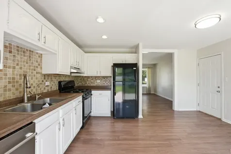 1151 Leawood Drive Elgin IL 60120