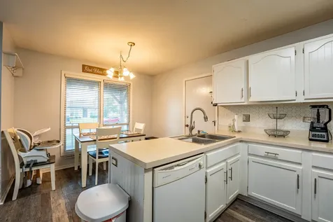 2S677 Wembly Drive Warrenville IL 60555