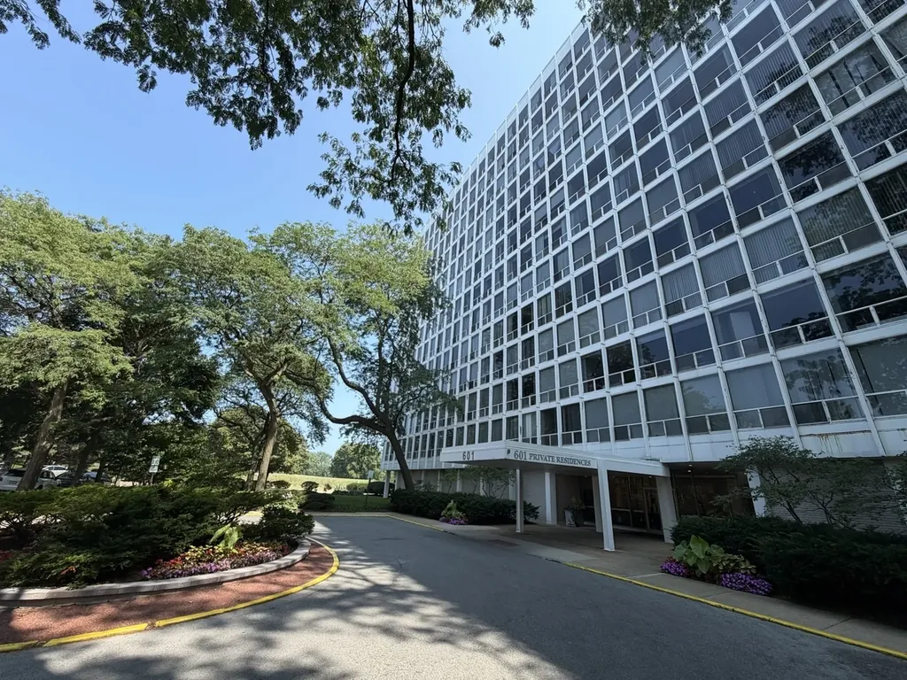 601 East 32nd Street Chicago IL 60616