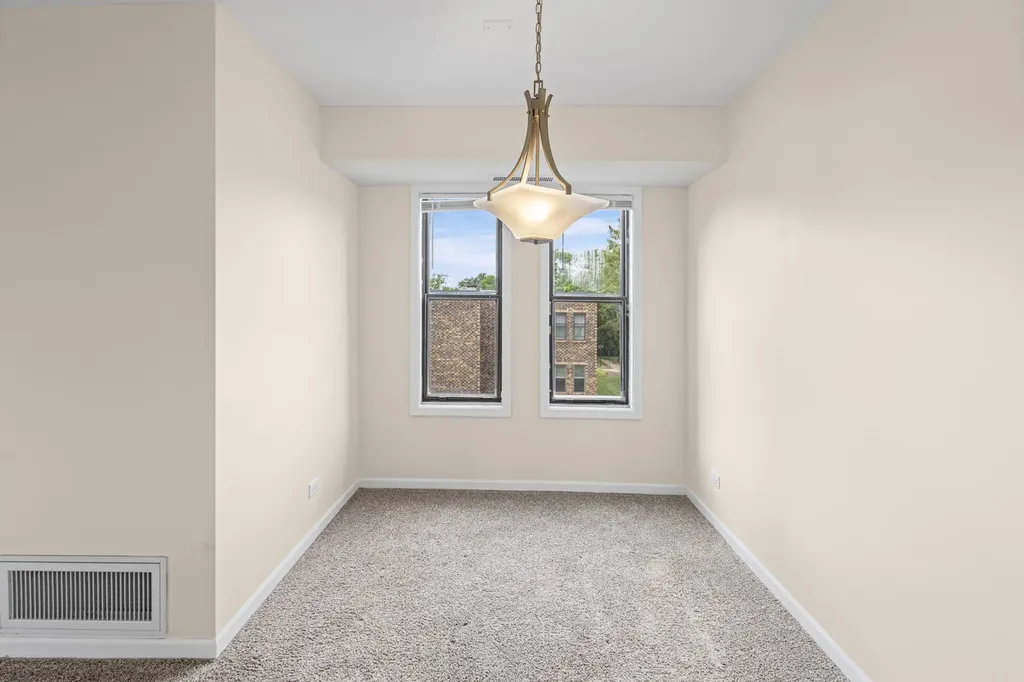 2216 Country Club Drive Woodridge IL 60517