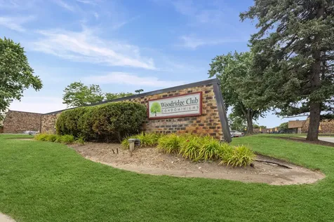 2216 Country Club Drive Woodridge IL 60517
