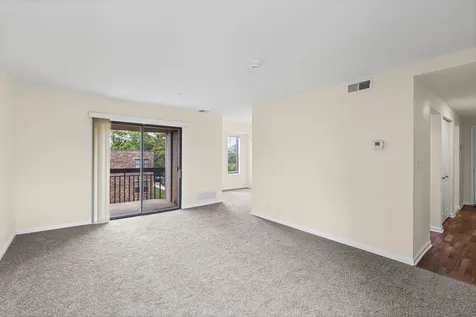 2216 Country Club Drive Woodridge IL 60517