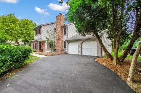 636 Sanders Court Gurnee IL 60031