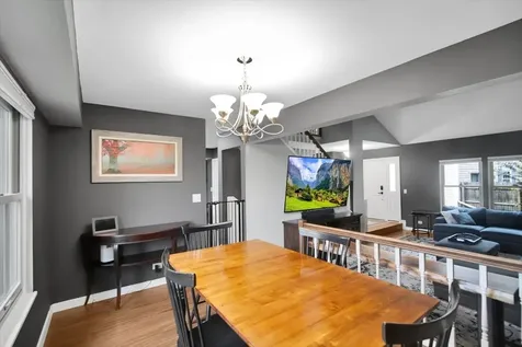 636 Sanders Court Gurnee IL 60031