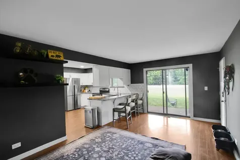 636 Sanders Court Gurnee IL 60031