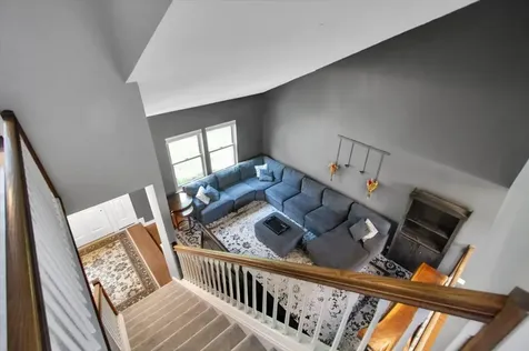 636 Sanders Court Gurnee IL 60031