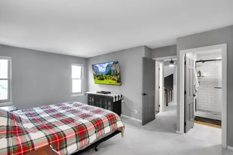 636 Sanders Court Gurnee IL 60031