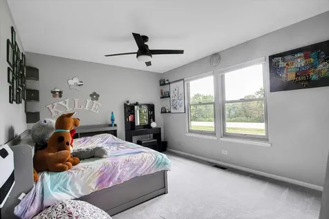 636 Sanders Court Gurnee IL 60031