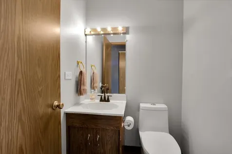636 Sanders Court Gurnee IL 60031