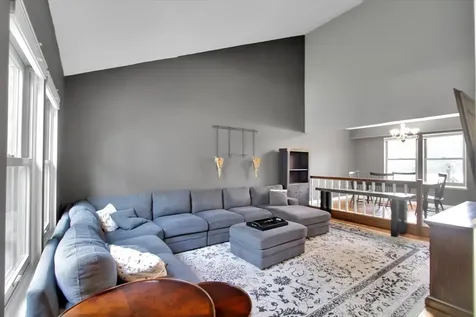 636 Sanders Court Gurnee IL 60031