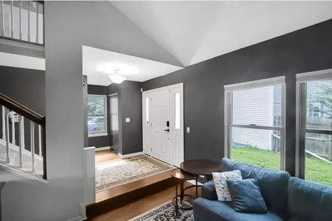 636 Sanders Court Gurnee IL 60031