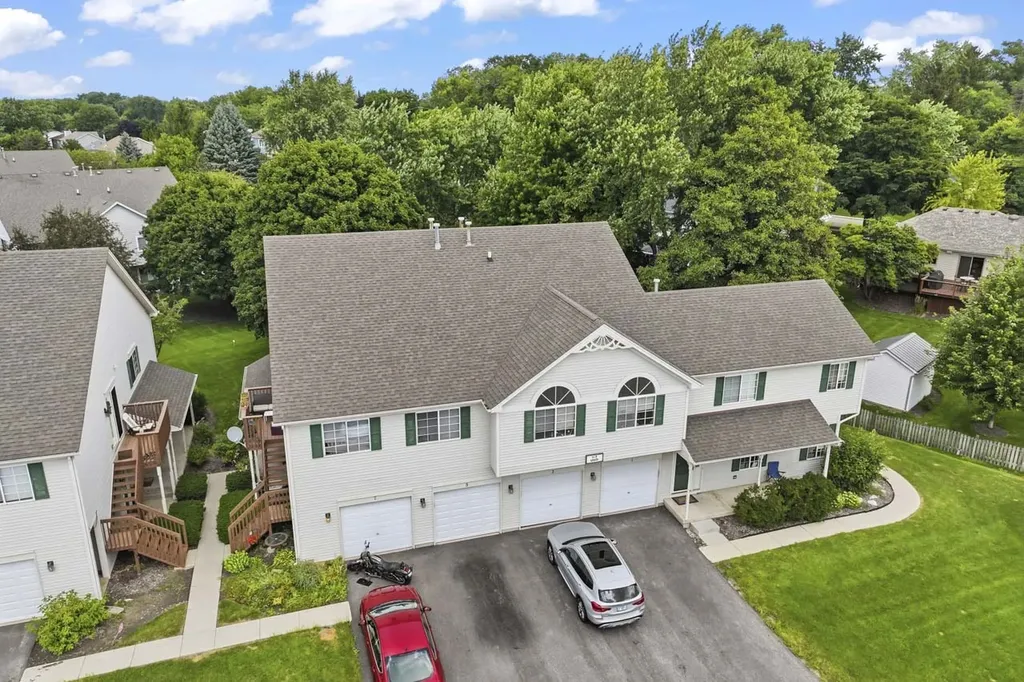 5 West Pheasant Trail Lake In The Hills IL 60156