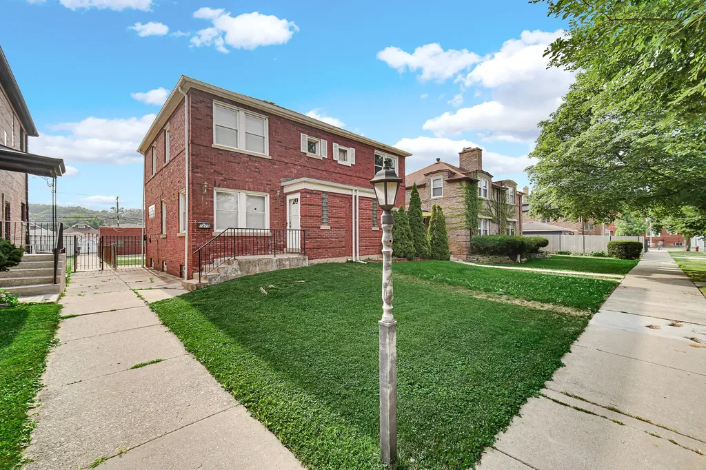 1819 North Mcvicker Avenue Chicago IL 60639