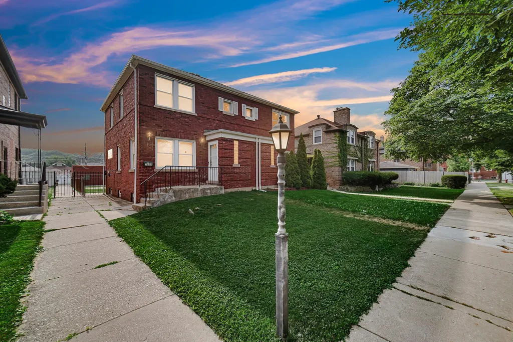 1819 North Mcvicker Avenue Chicago IL 60639