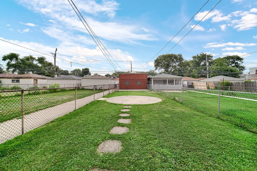 1819 North Mcvicker Avenue Chicago IL 60639