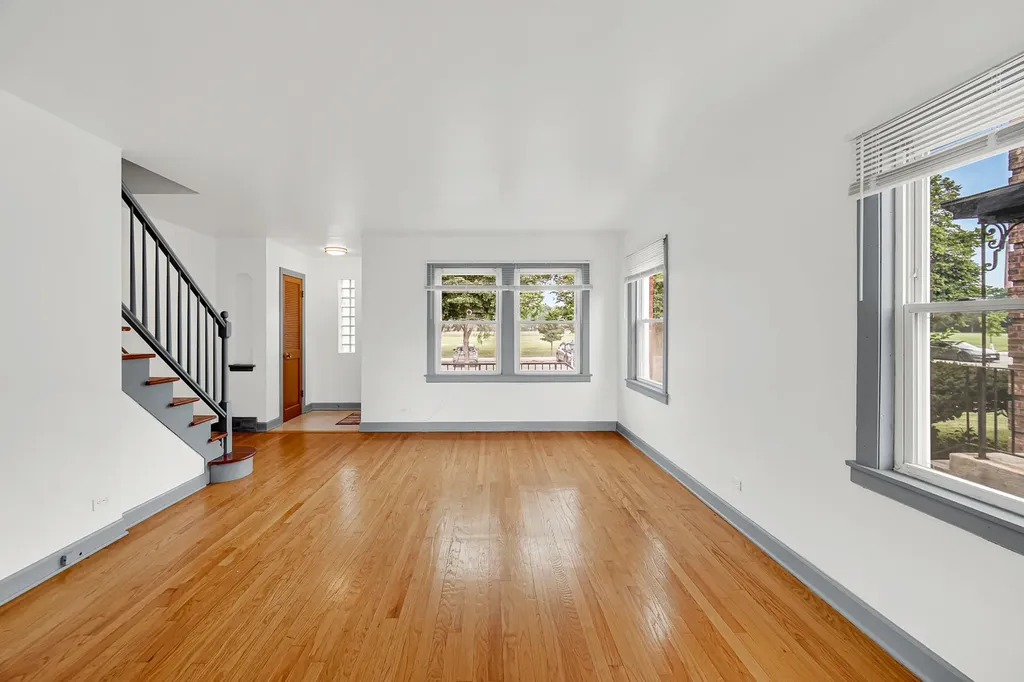 1819 North Mcvicker Avenue Chicago IL 60639