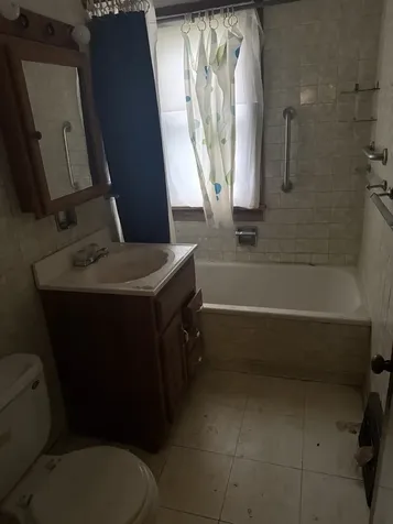 17043 Jodave Avenue Hazel Crest IL 60429