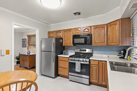 846 Sioux Drive Elgin IL 60120