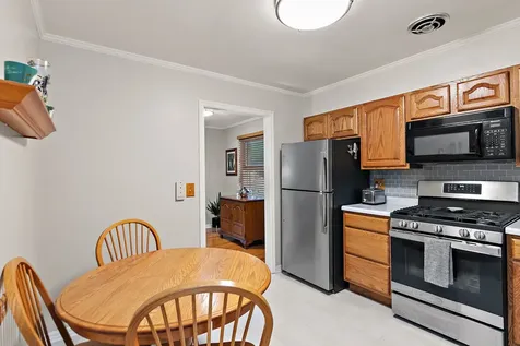 846 Sioux Drive Elgin IL 60120