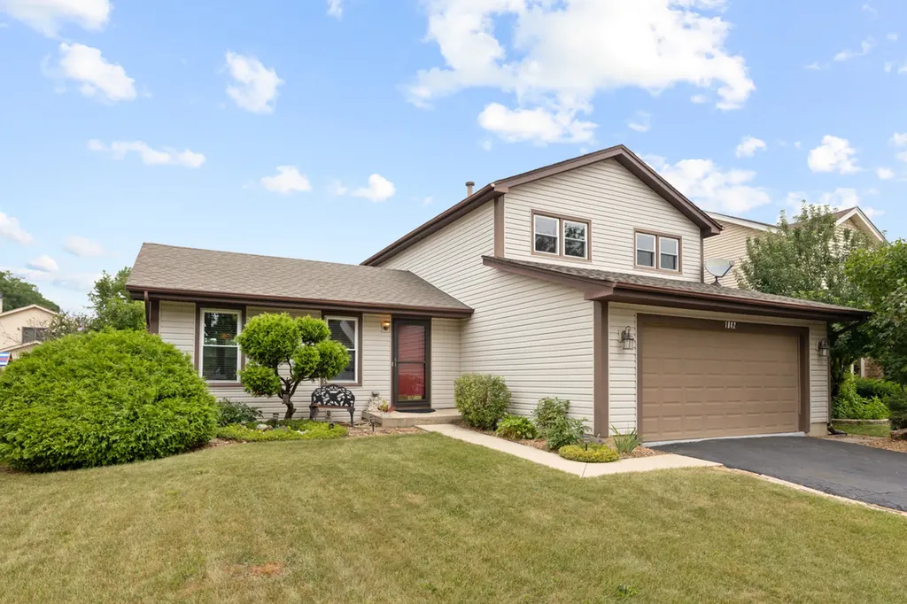 1842 Hawk Lane Elk Grove Village IL 60007