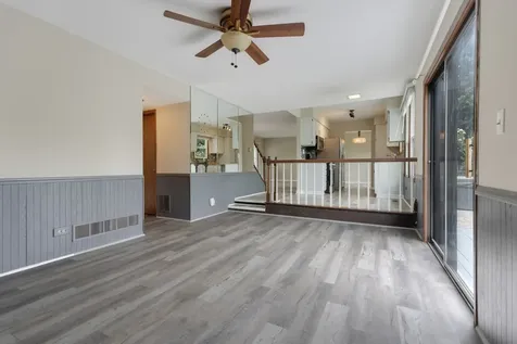 1842 Hawk Lane Elk Grove Village IL 60007