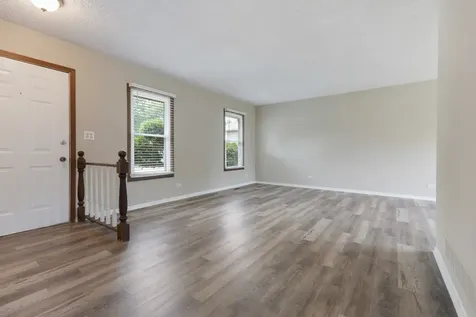 1842 Hawk Lane Elk Grove Village IL 60007