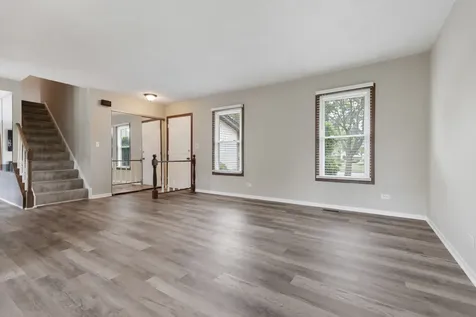 1842 Hawk Lane Elk Grove Village IL 60007