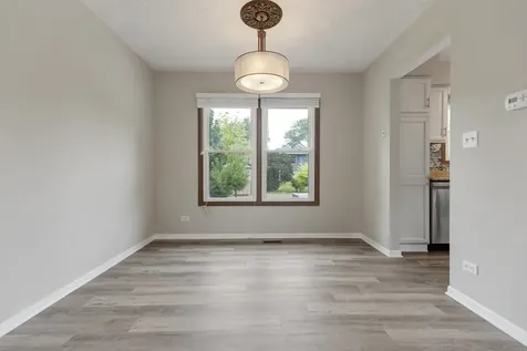 1842 Hawk Lane Elk Grove Village IL 60007