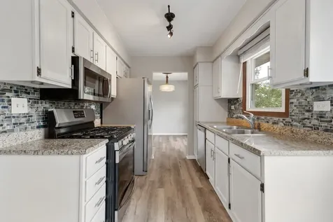 1842 Hawk Lane Elk Grove Village IL 60007