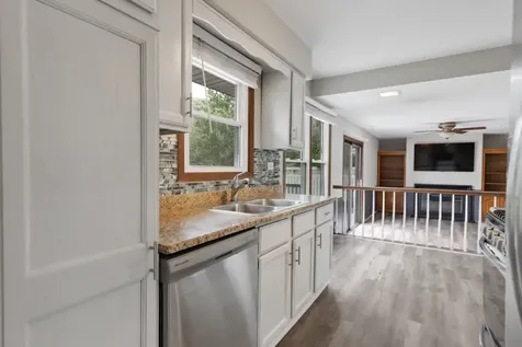 1842 Hawk Lane Elk Grove Village IL 60007