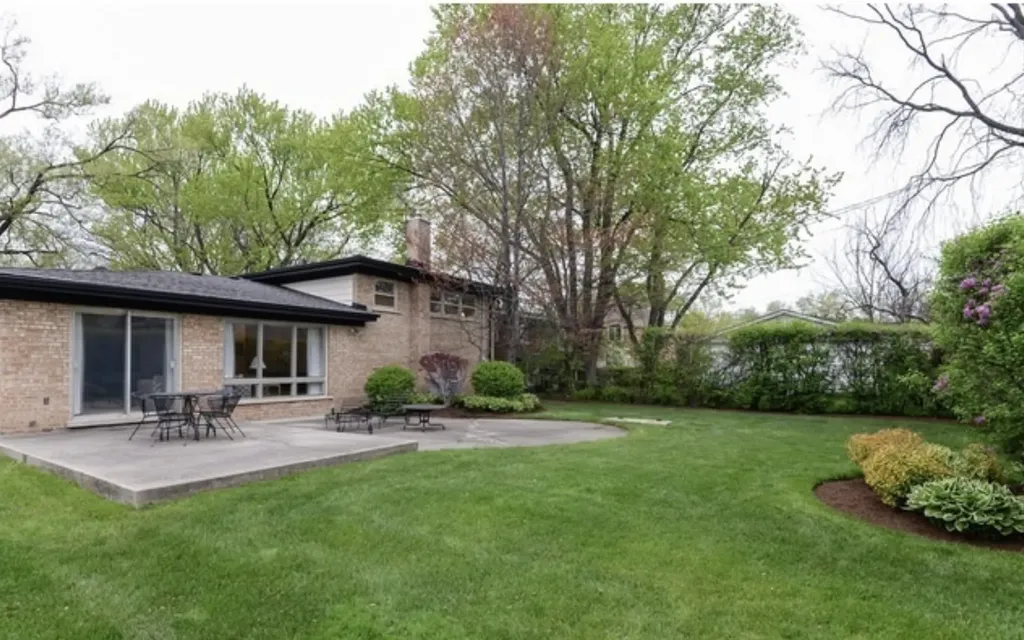 512 Karey Court Wilmette IL 60091