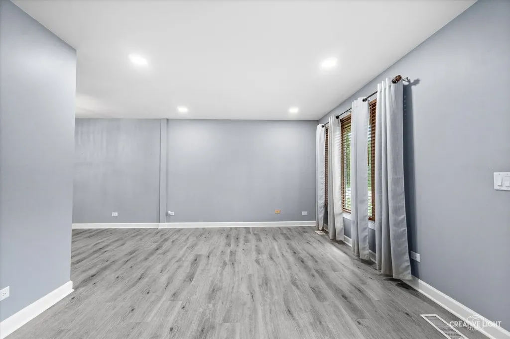 231 Lincolnshire Lane Bolingbrook IL 60440