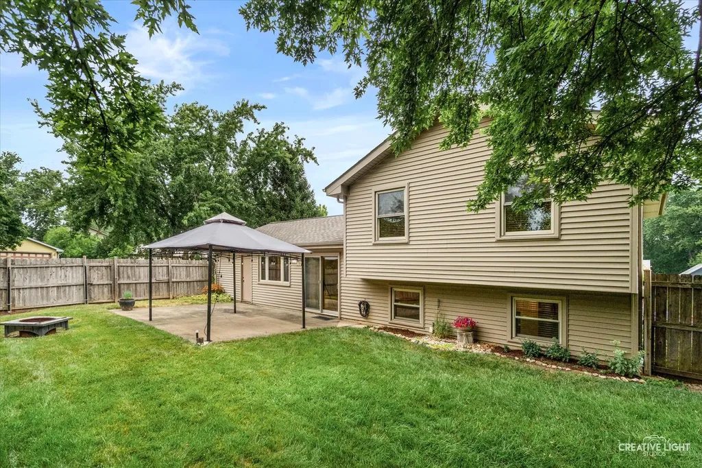 231 Lincolnshire Lane Bolingbrook IL 60440
