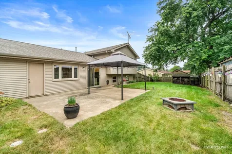 231 Lincolnshire Lane Bolingbrook IL 60440