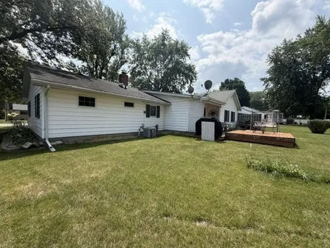1404 Rolling Green Drive Mendota IL 61342