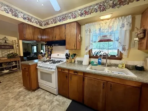 1404 Rolling Green Drive Mendota IL 61342