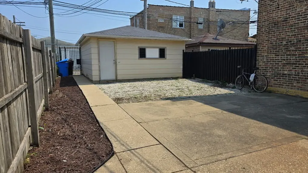 2441 North Laramie Avenue Chicago IL 60639