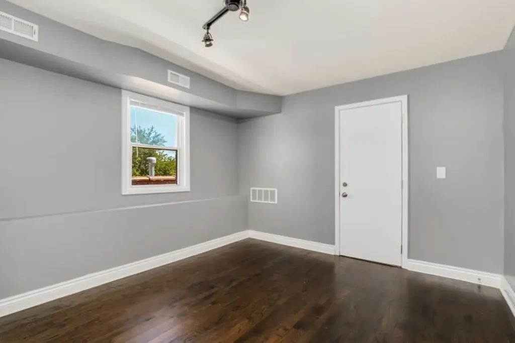 2441 North Laramie Avenue Chicago IL 60639